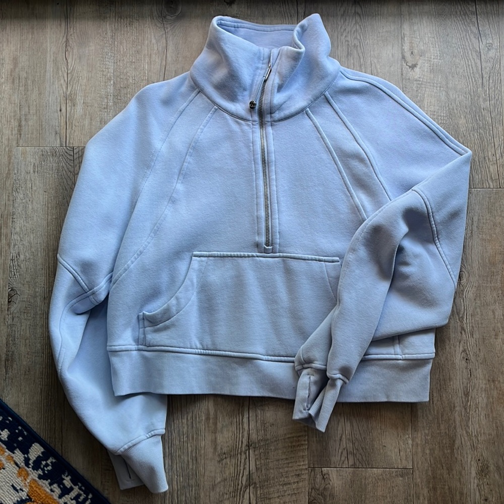 Lululemon Scuba Oversized Funnel Neck Shirt
Blue Linen XS/S